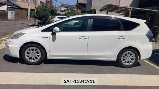 Toyota PRIUS ALPHA 2011-11 8281788-10