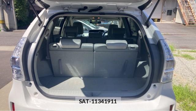 Toyota PRIUS ALPHA 2011-11 8281788-17