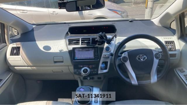 Toyota PRIUS ALPHA 2011-11 8281788-2