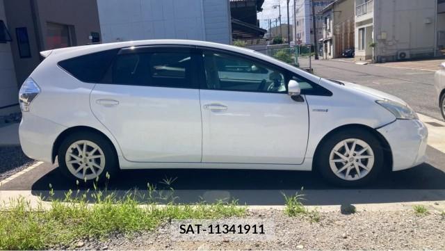 Toyota PRIUS ALPHA 2011-11 8281788-3