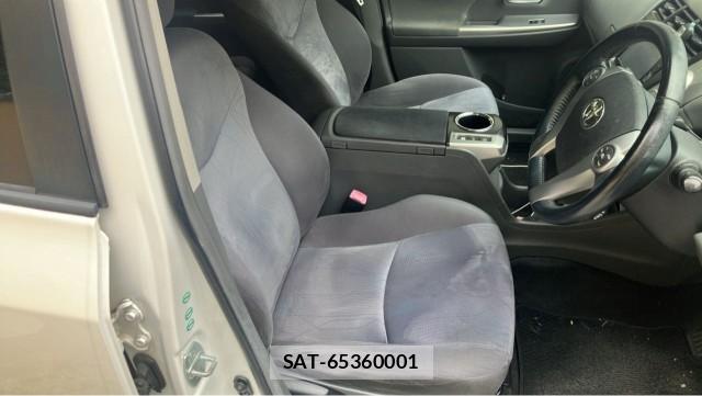 Toyota PRIUS ALPHA 2011-11 8281808-5