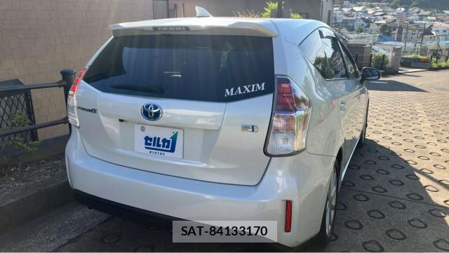Toyota PRIUS ALPHA 2017-10 8282197-12