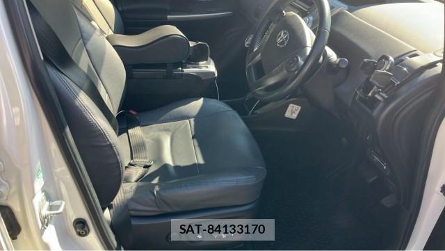 Toyota PRIUS ALPHA 2017-10 8282197-5