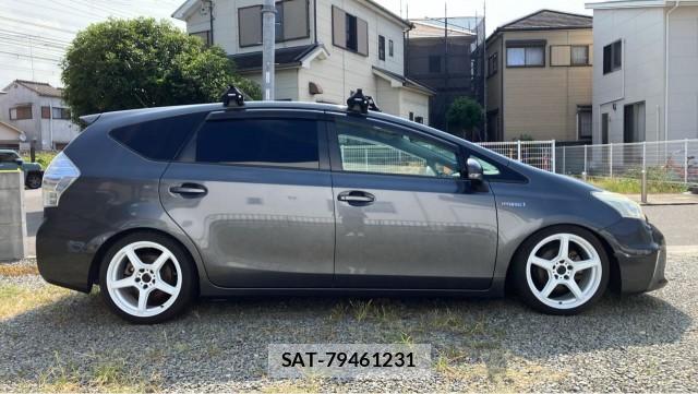 Toyota PRIUS ALPHA 2012-03 8282217-3