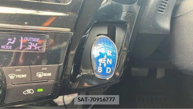 Toyota PRIUS ALPHA 2017-10 8282218-14