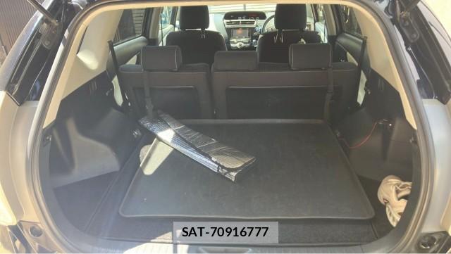 Toyota PRIUS ALPHA 2017-10 8282218-17