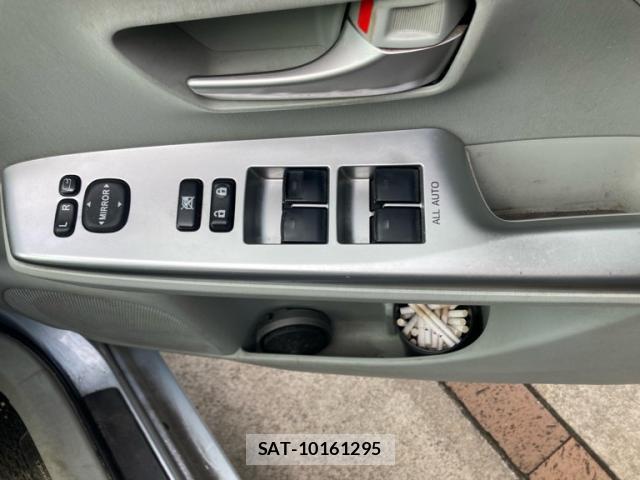 Toyota PRIUS ALPHA 2011-09 8282583-9