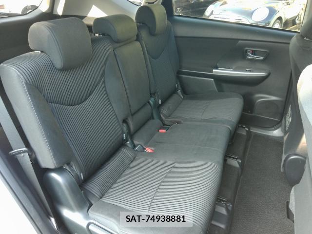 Toyota PRIUS ALPHA 2015-02 8282586-13