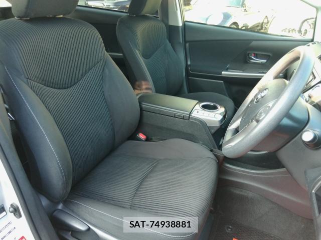 Toyota PRIUS ALPHA 2015-02 8282586-15