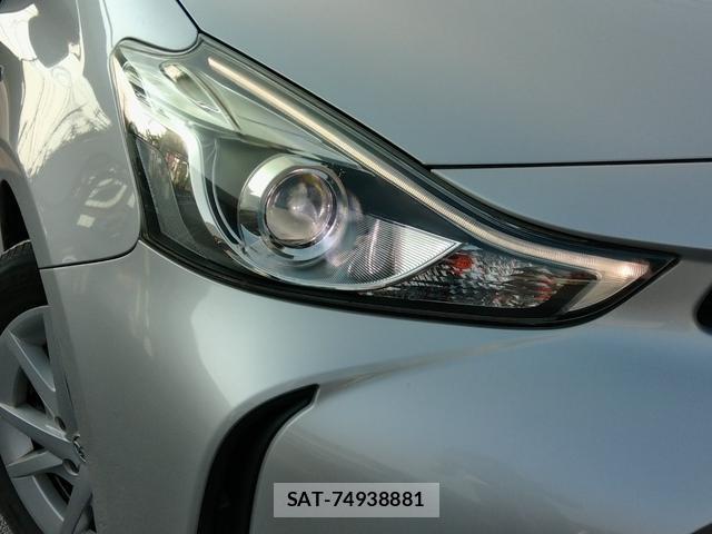 Toyota PRIUS ALPHA 2015-02 8282586-4