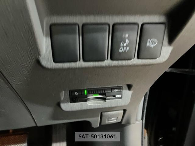 Toyota PRIUS ALPHA 2014-03 8282824-11