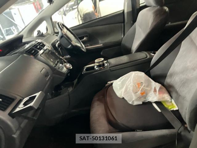 Toyota PRIUS ALPHA 2014-03 8282824-7