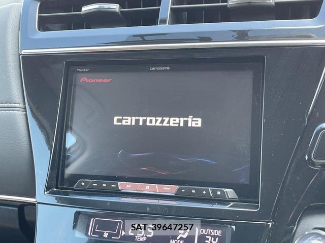Toyota PRIUS ALPHA 2015-10 8282858-2
