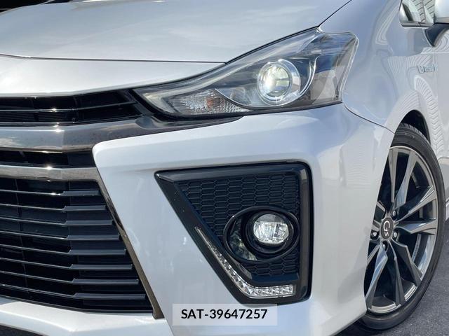 Toyota PRIUS ALPHA 2015-10 8282858-6