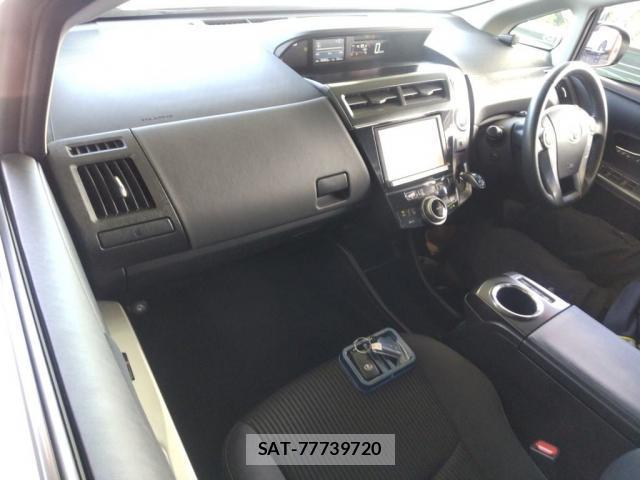 Toyota PRIUS ALPHA 2015-10 8283714-2