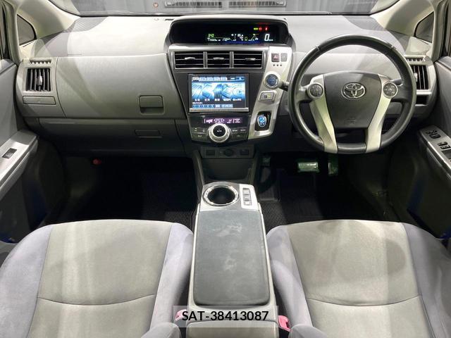 Toyota PRIUS ALPHA 2013-08 8283982-1