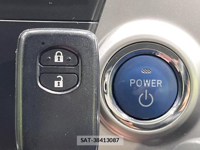 Toyota PRIUS ALPHA 2013-08 8283982-5