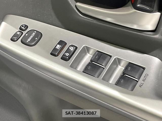 Toyota PRIUS ALPHA 2013-08 8283982-6
