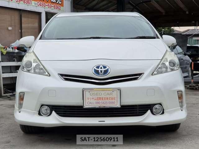 Toyota PRIUS ALPHA 2013-11 8284121-1