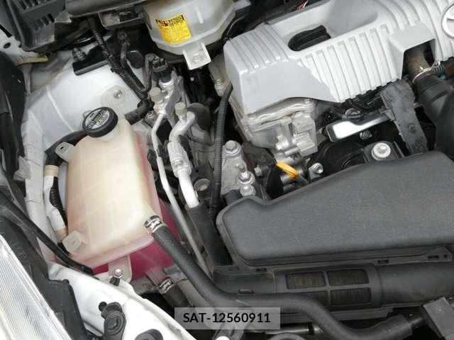 Toyota PRIUS ALPHA 2013-11 8284121-11