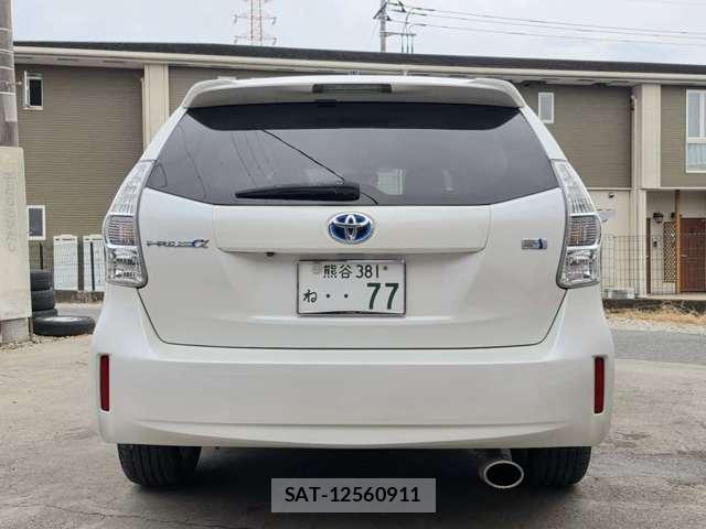 Toyota PRIUS ALPHA 2013-11 8284121-2