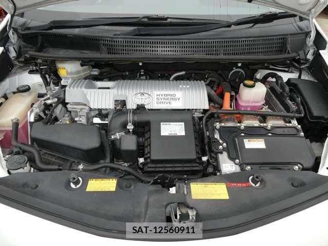 Toyota PRIUS ALPHA 2013-11 8284121-9
