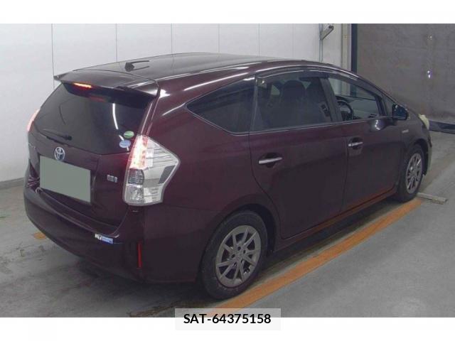 Toyota PRIUS ALPHA 2013-11 8284682-1