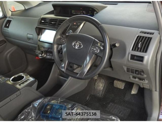 Toyota PRIUS ALPHA 2013-11 8284682-2