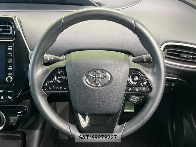 Toyota PRIUS PHV 2022-07 8277542-10
