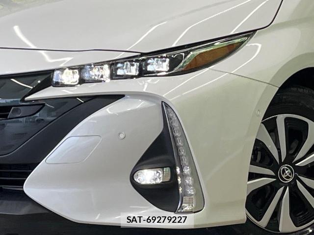 Toyota PRIUS PHV 2022-07 8277542-12