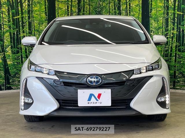 Toyota PRIUS PHV 2022-07 8277542-13