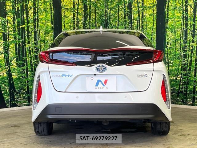 Toyota PRIUS PHV 2022-07 8277542-14