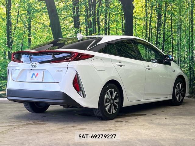 Toyota PRIUS PHV 2022-07 8277542-16