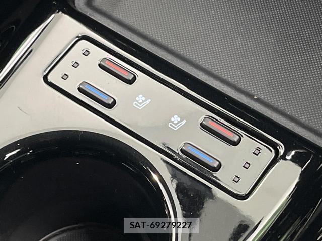 Toyota PRIUS PHV 2022-07 8277542-6