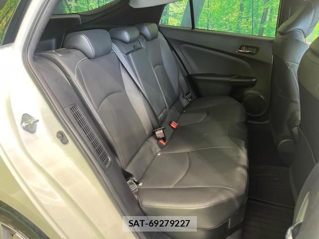 Toyota PRIUS PHV 2022-07 8277542-8