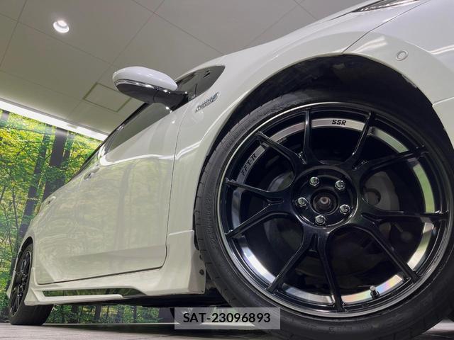 Toyota PRIUS PHV 2017-02 8278819-13
