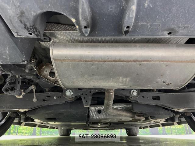 Toyota PRIUS PHV 2017-02 8278819-17