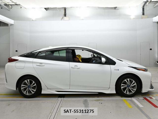 Toyota PRIUS PHV 2022-03 8278932-9