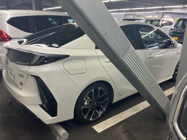 Toyota PRIUS PHV 2017-11 8279600-13