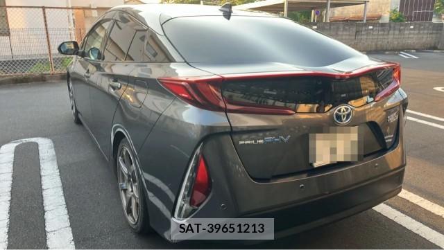 Toyota PRIUS PHV 2017-02 8280761-12