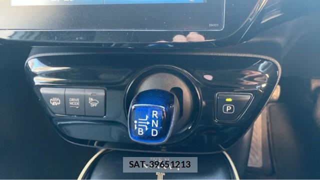Toyota PRIUS PHV 2017-02 8280761-13