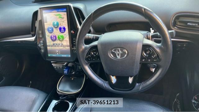 Toyota PRIUS PHV 2017-02 8280761-15