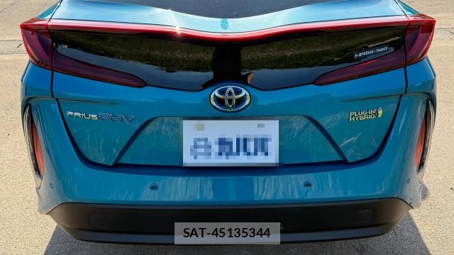 Toyota PRIUS PHV 2017-11 8281176-1