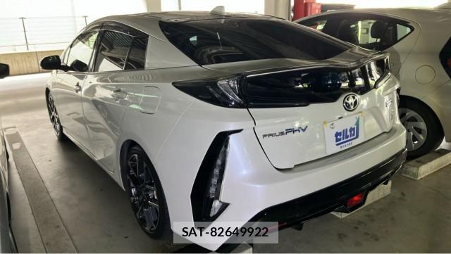 Toyota PRIUS PHV 2020-04 8281708-13