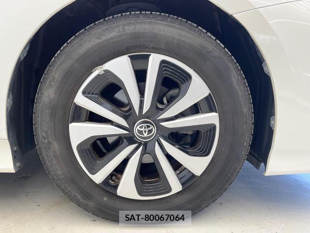 Toyota PRIUS PHV 2017-05 8283767-12