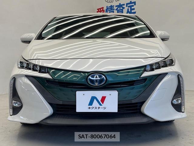 Toyota PRIUS PHV 2017-05 8283767-13