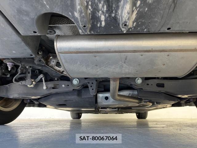 Toyota PRIUS PHV 2017-05 8283767-18
