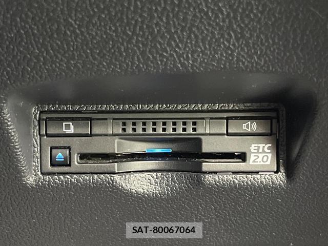 Toyota PRIUS PHV 2017-05 8283767-3