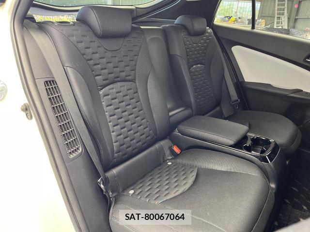 Toyota PRIUS PHV 2017-05 8283767-8