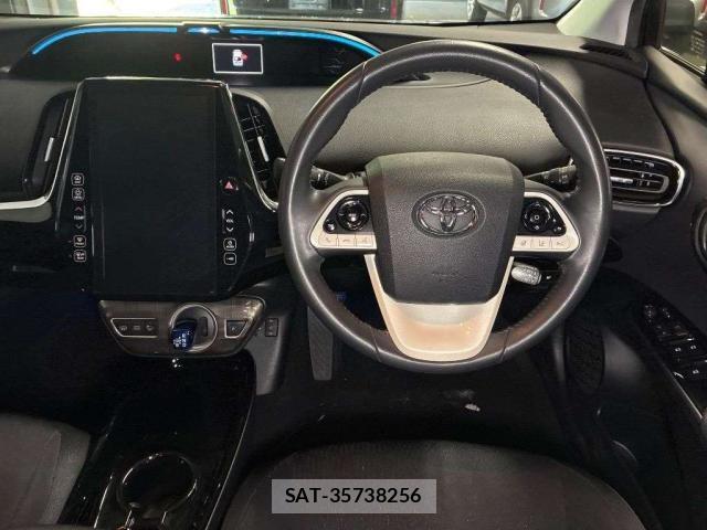 Toyota PRIUS PHV 2017-08 8284400-2